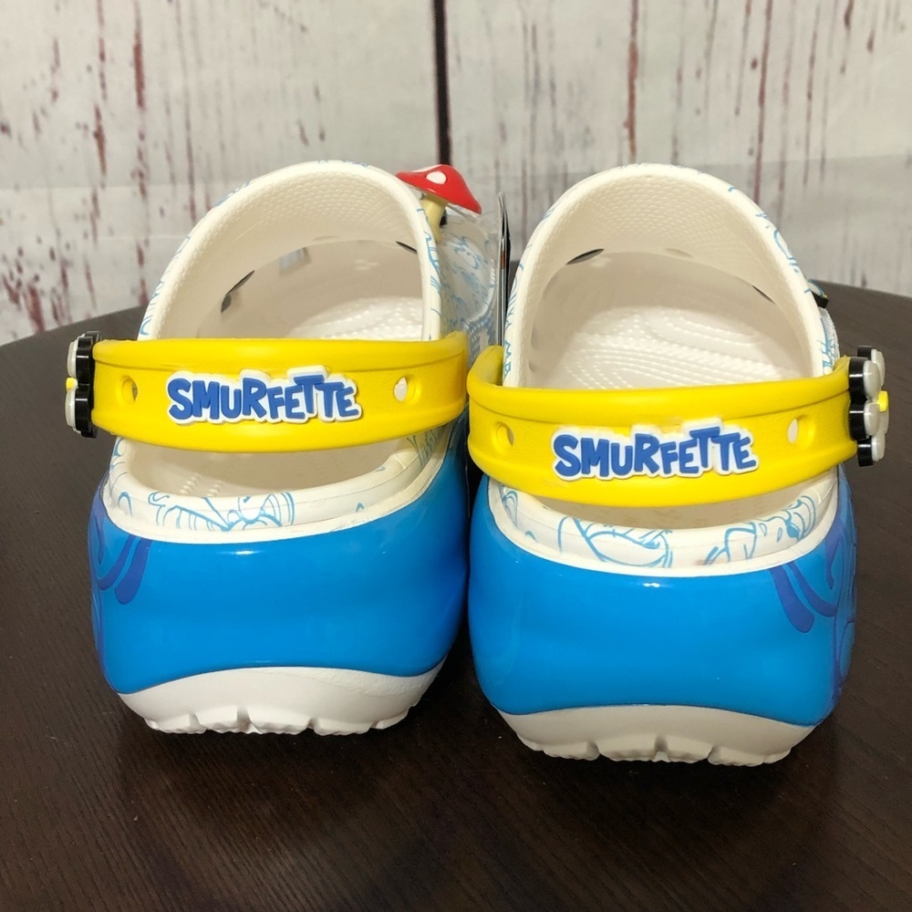 CROCS X SMURFS SMURFETTE super cute clog with jibbitz size 7 nwt - Picture 10 of 13